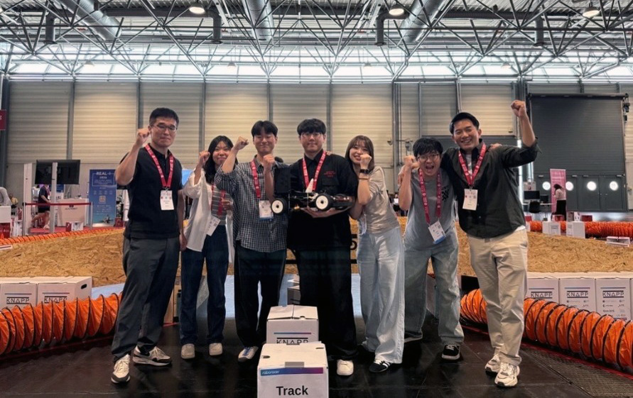 UNIST 유니콘 레이싱팀, 로보레이서 자율주행 국제대회 1위!