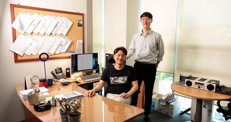 ‘함께 성장한 10년 성과’ … UNIST 토종박사 2호 교수 탄생