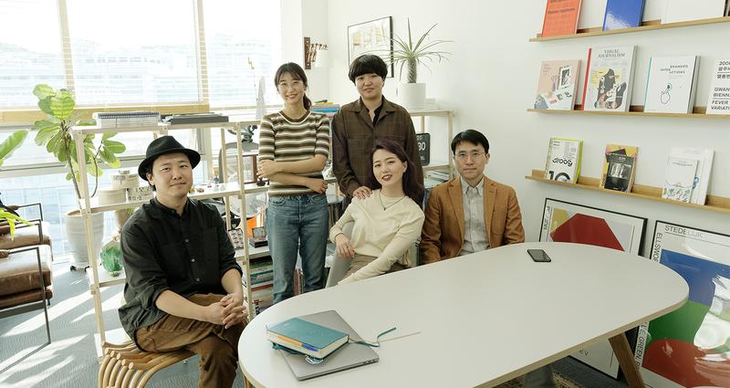 손 안에서 더 넓어지는 세계 … UNIST 디자인, iF 어워드를 터치하다!