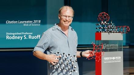 A conversation with Prof. Rodney Ruoff (ACS Central Science)